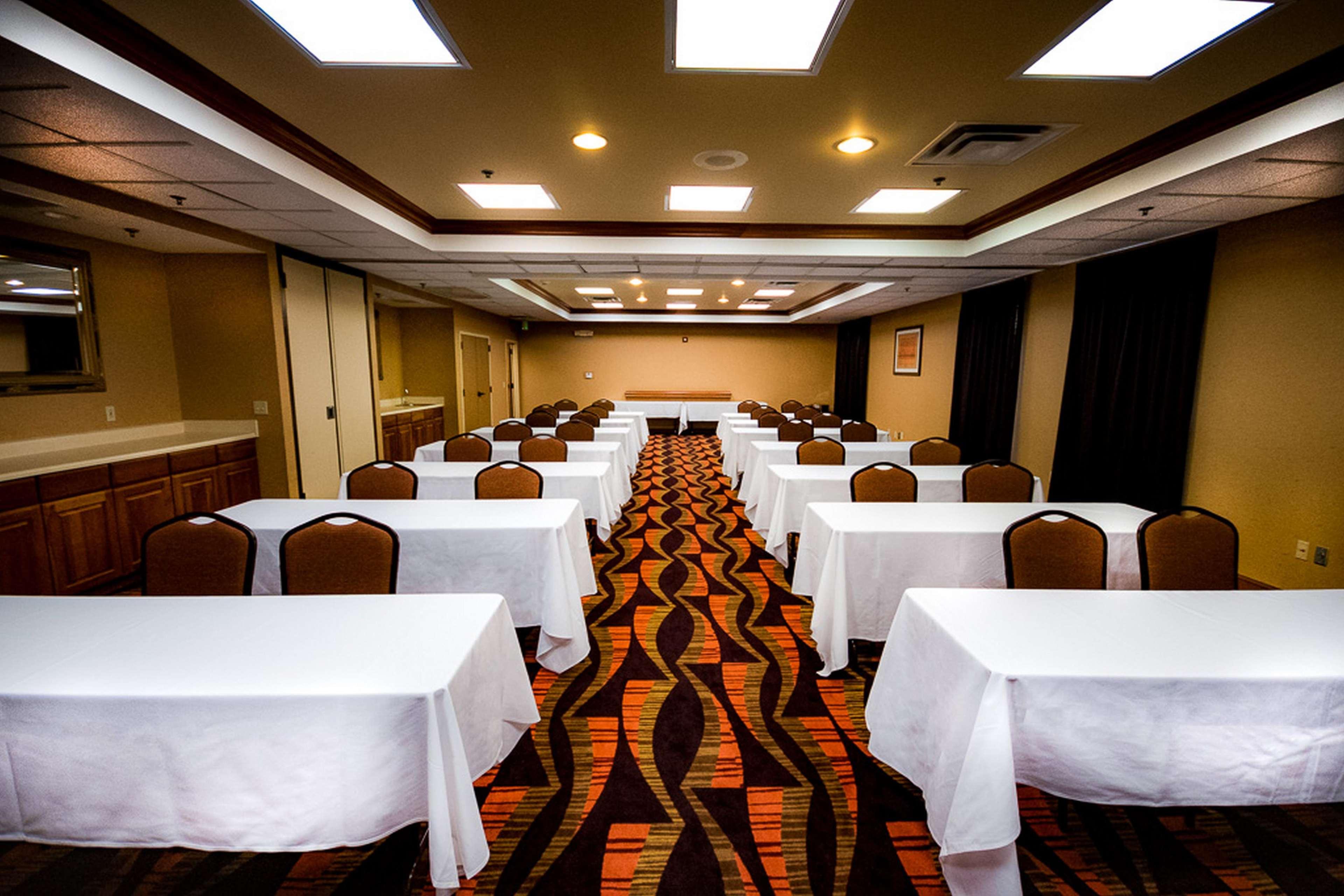 Hampton & St. Louis-chesterfield Hotel